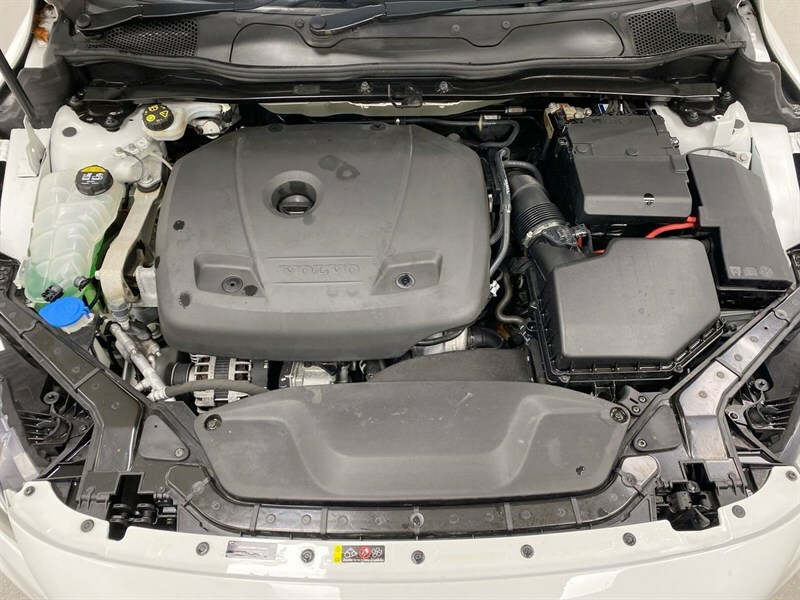 Volvo V40 T3 R-design Edition Silver #30