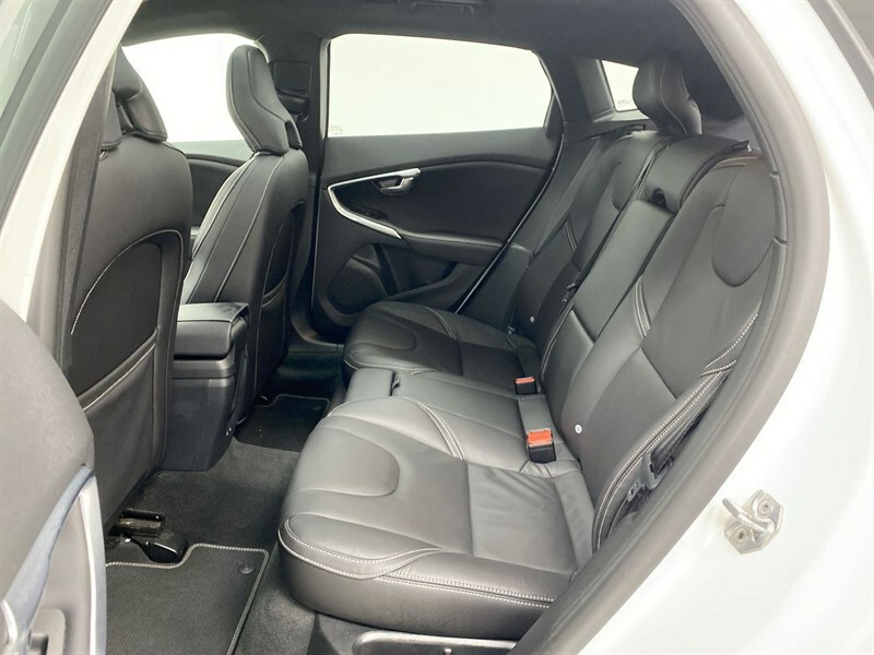 Volvo V40 T3 R-design Edition Silver #56