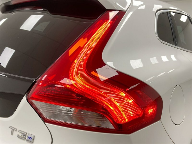 Volvo V40 T3 R-design Edition Silver #22