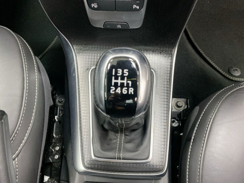 Volvo V40 T3 R-design Edition Silver #48