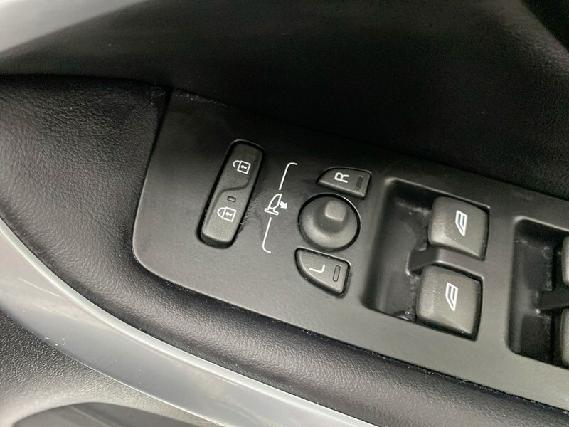Volvo V40 T3 R-design Edition Silver #35
