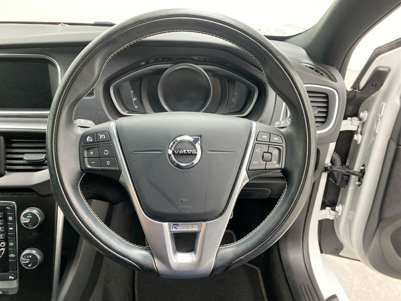 Volvo V40 T3 R-design Edition Silver #44