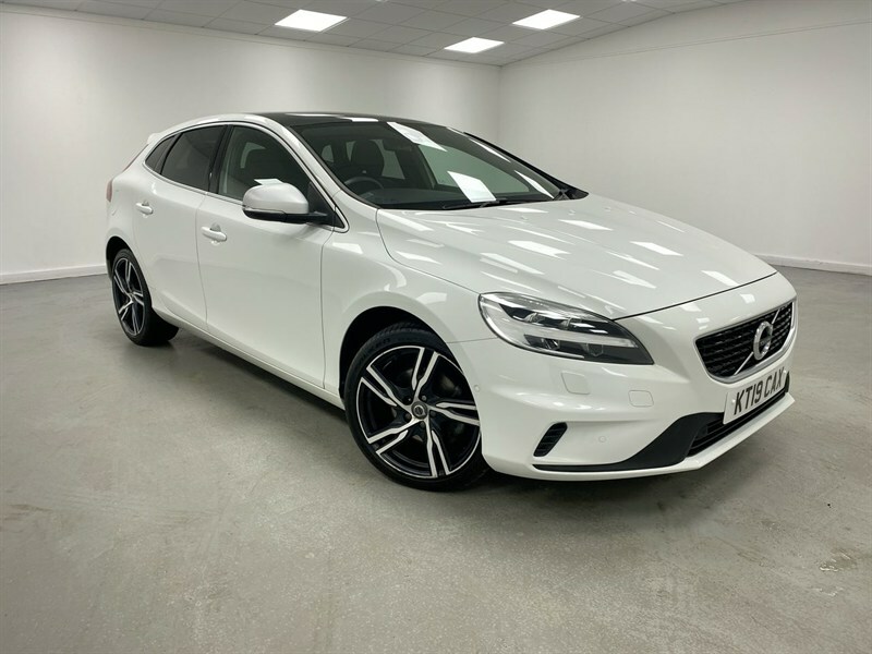 Volvo V40 T3 152 R Design Edition White