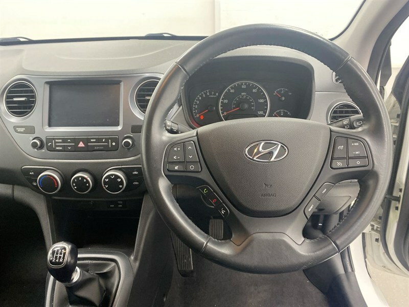 Hyundai I10 Go Se White #37