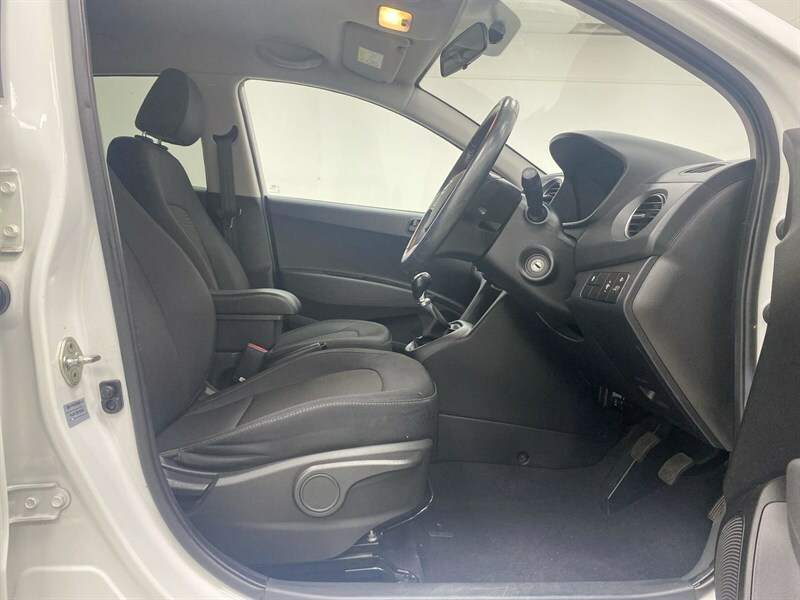 Hyundai I10 Go Se White #32