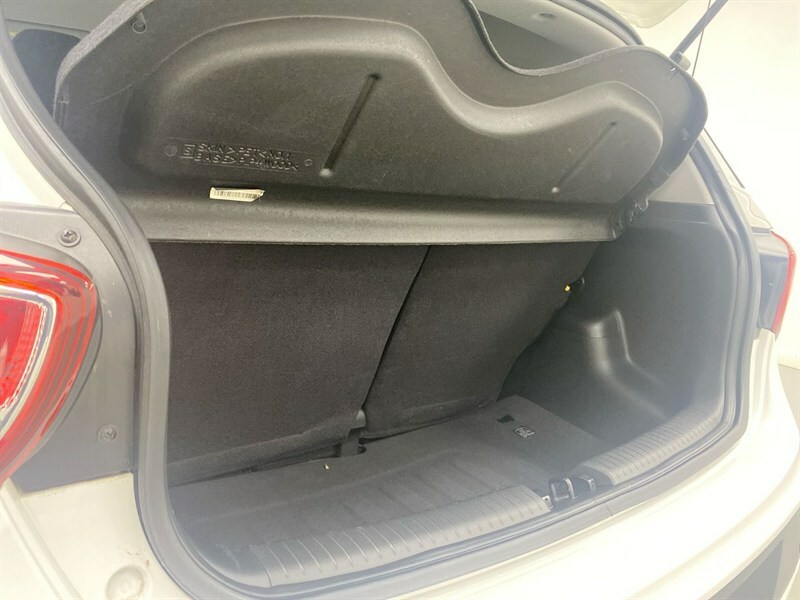 Hyundai I10 Go Se White #60