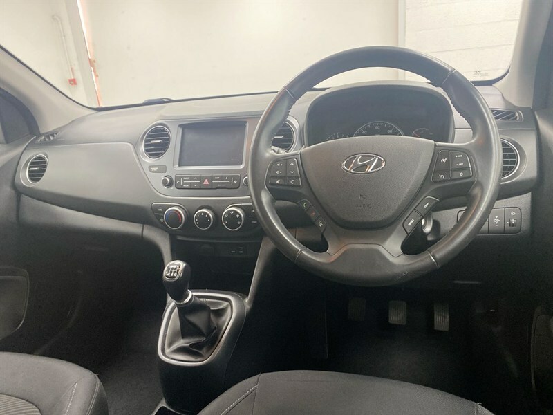 Hyundai I10 Go Se White #33