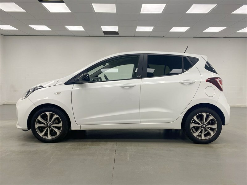 Hyundai I10 Go Se White #13