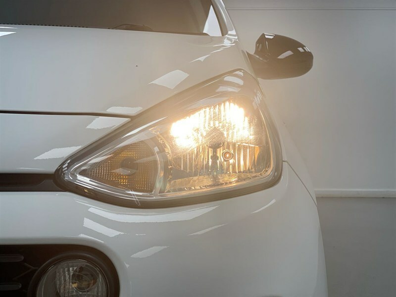 Hyundai I10 Go Se White #21