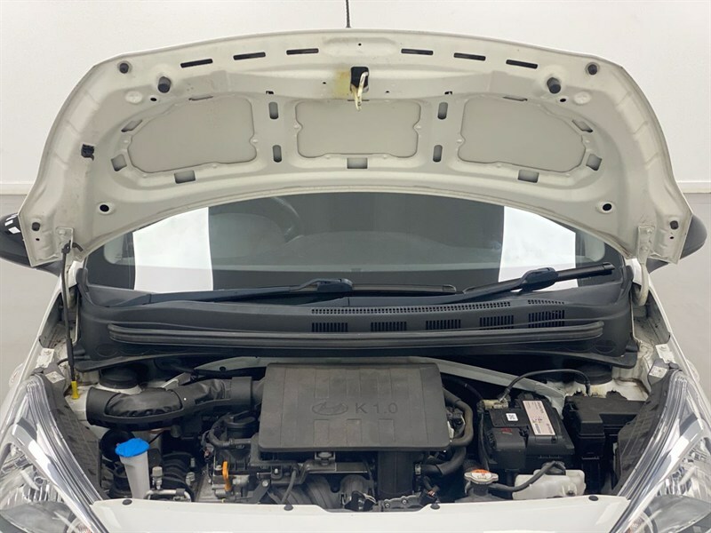 Hyundai I10 Go Se White #30