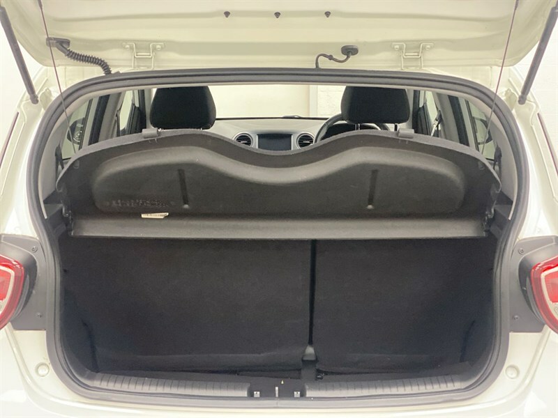 Hyundai I10 Go Se White #59