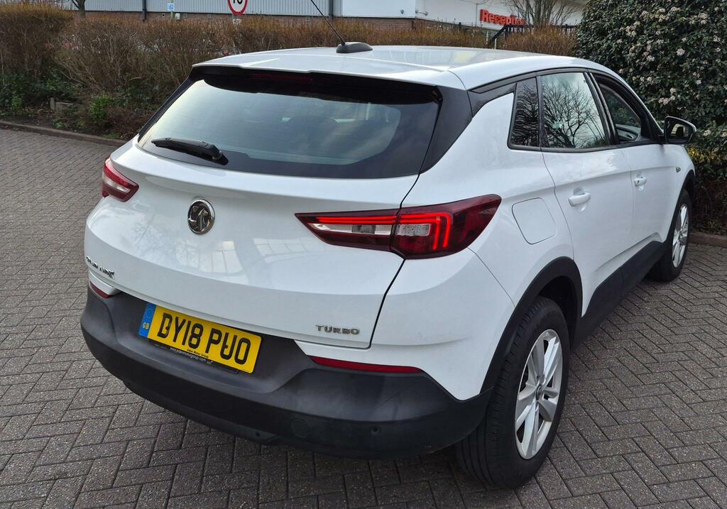 Vauxhall Grandland X Se White #6