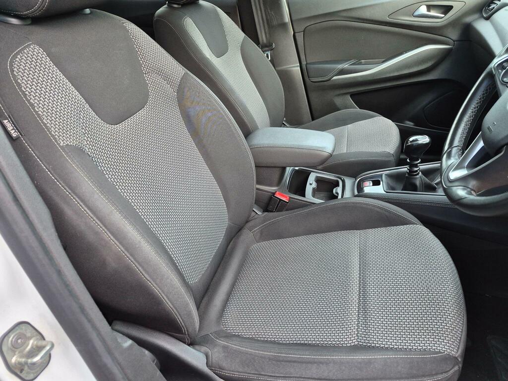 Vauxhall Grandland X Tech Line Nav White #10