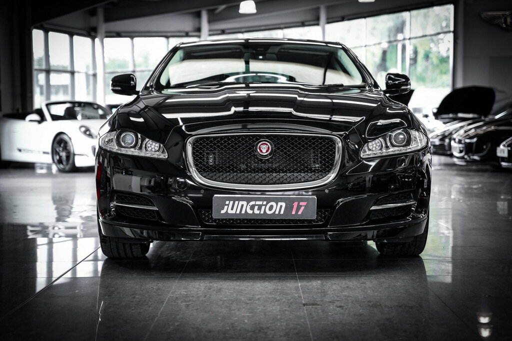 Jaguar XJ Xj Portfolio V6 D Silver #8