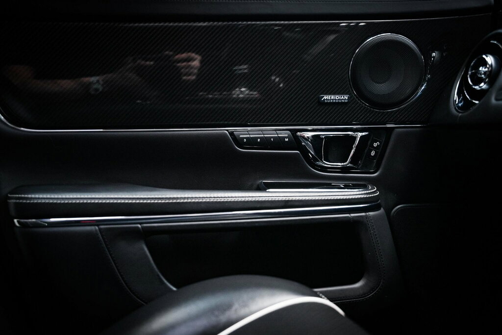 Jaguar XJ Xj Portfolio V6 D Silver #45