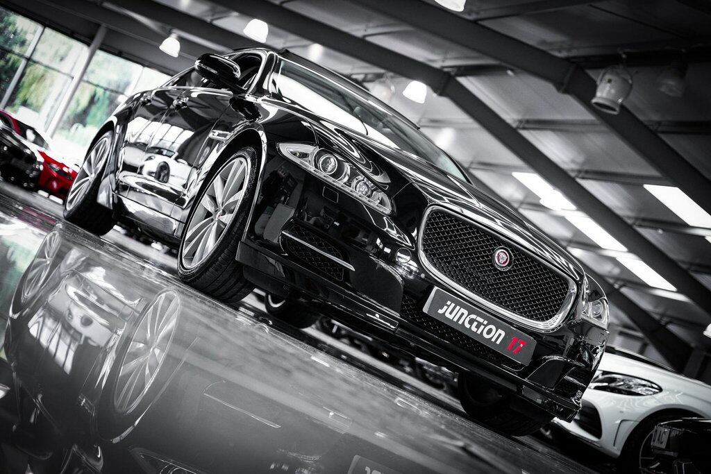 Jaguar XJ Xj Portfolio V6 D Silver #27