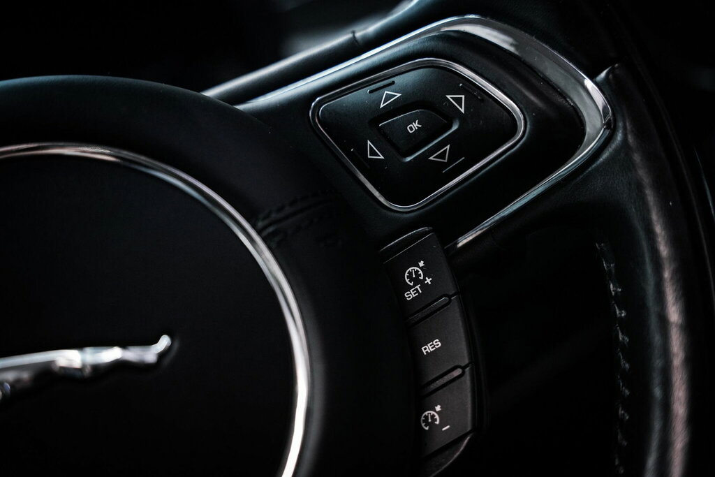 Jaguar XJ Xj Portfolio V6 D Silver #43