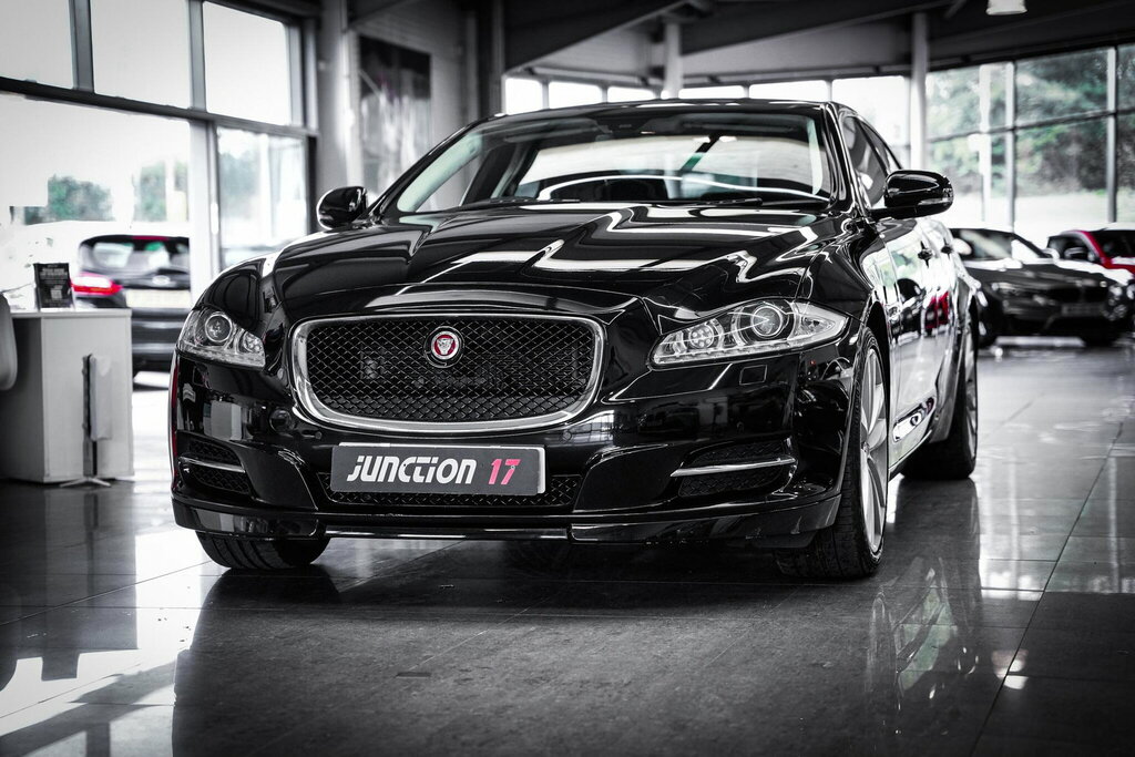 Jaguar XJ Xj Portfolio V6 D Silver #9