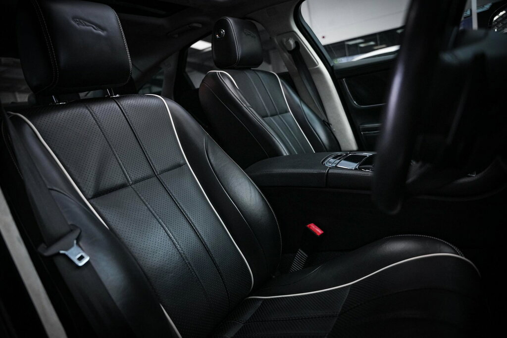 Jaguar XJ Xj Portfolio V6 D Silver #13
