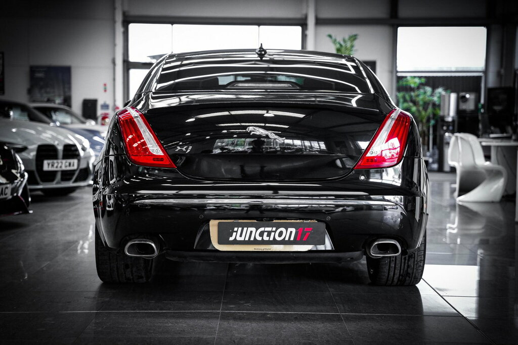 Jaguar XJ Xj Portfolio V6 D Silver #11