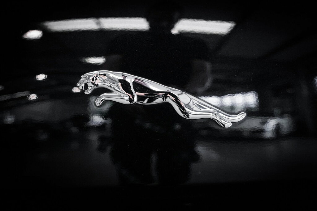 Jaguar XJ Xj Portfolio V6 D Silver #33