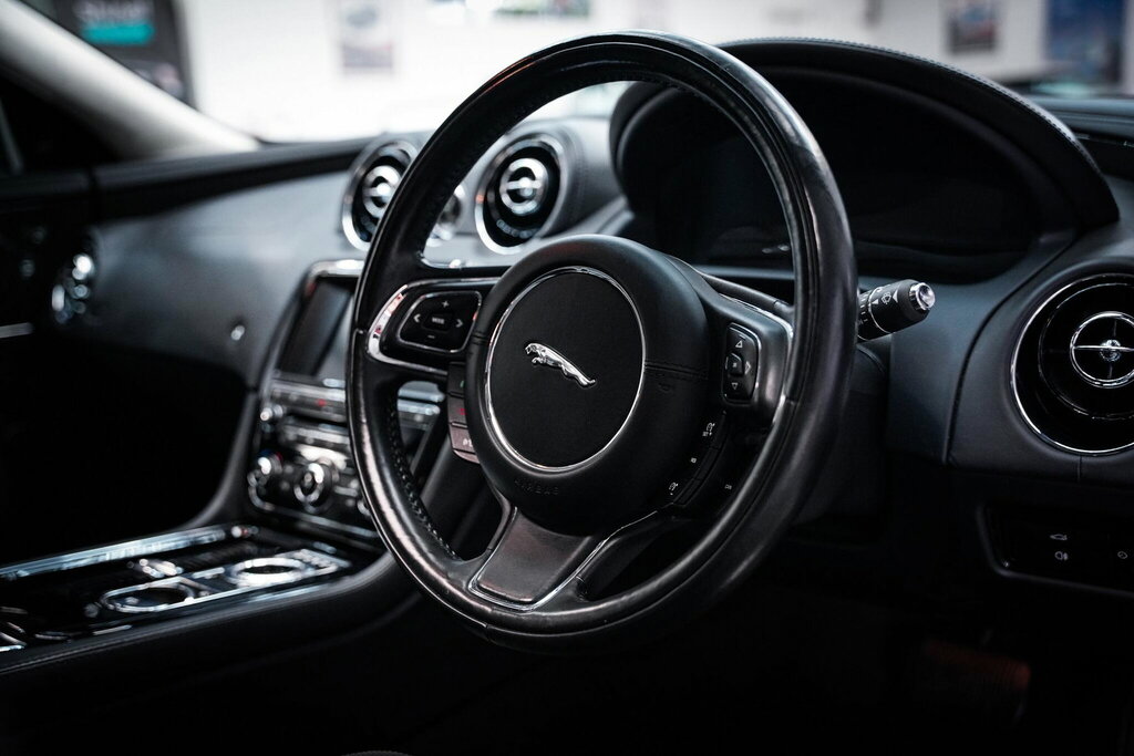 Jaguar XJ Xj Portfolio V6 D Silver #14