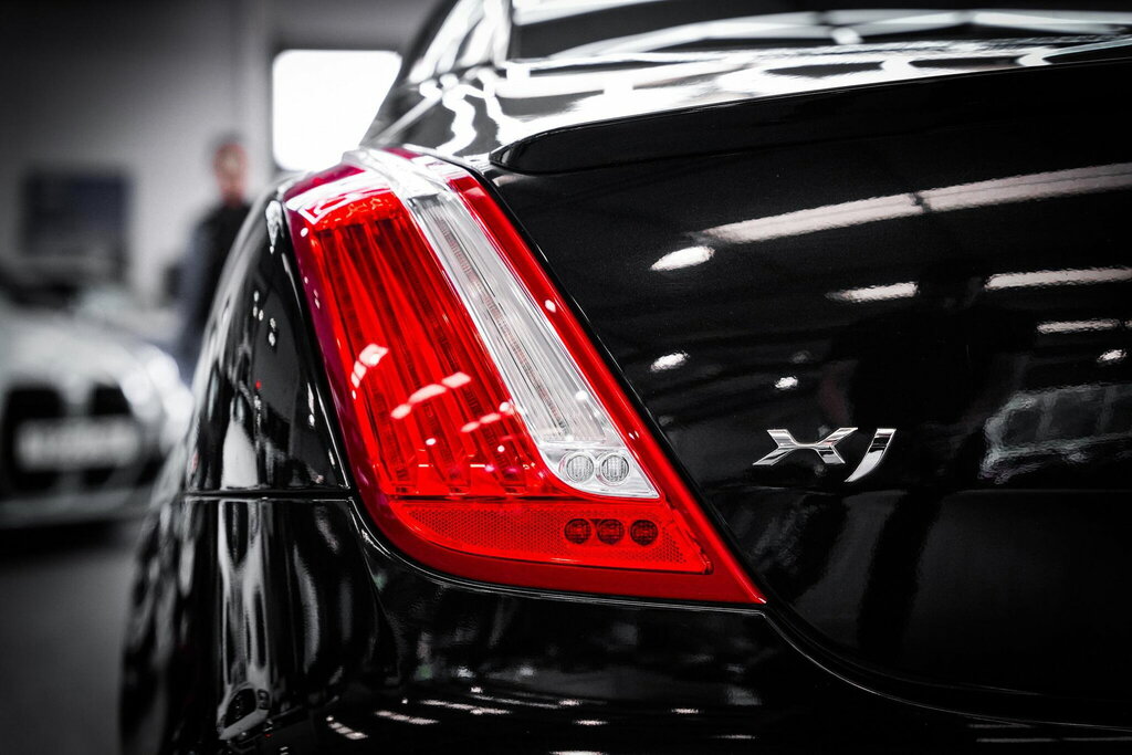 Jaguar XJ Xj Portfolio V6 D Silver #31