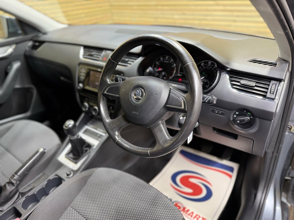 Skoda Octavia S White #20