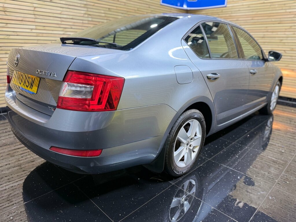 Skoda Octavia S White #6