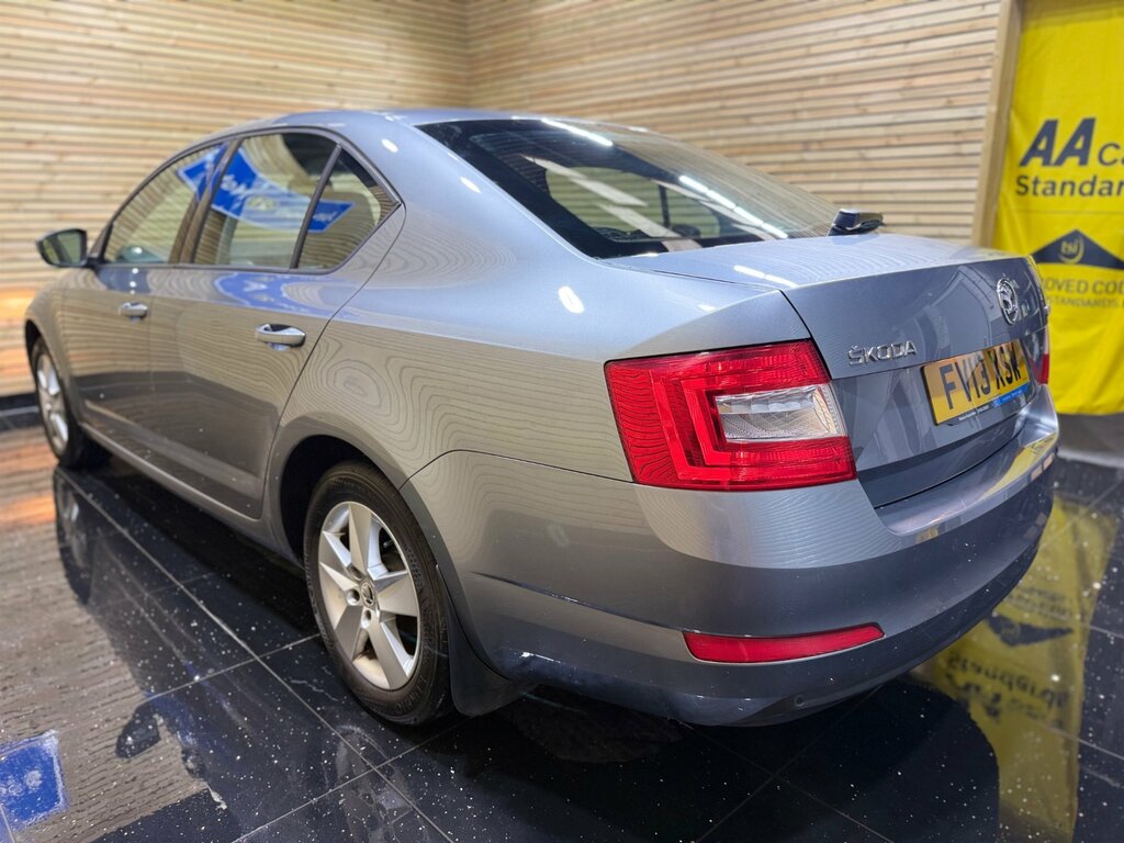 Skoda Octavia S White #5