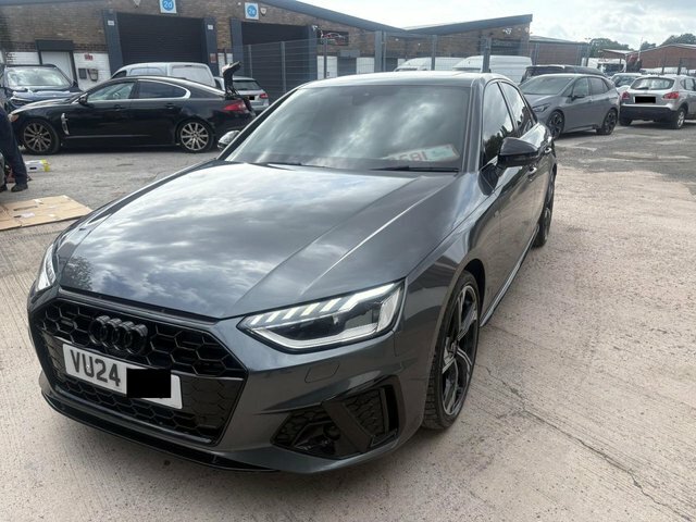 Audi A4 2.0 Tdi 40 Black Edition Saloon S Troni Black