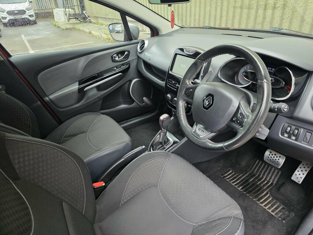 Renault Clio 1.1 Expression Plus 16V 75 Bhp White #21