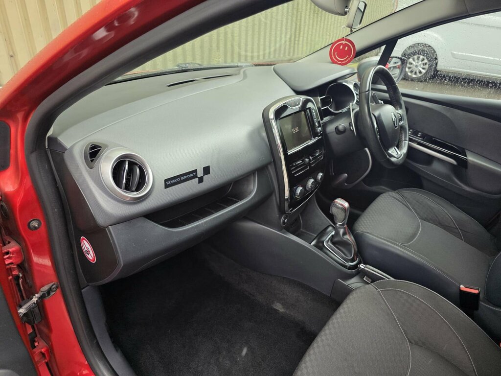 Renault Clio 1.1 Expression Plus 16V 75 Bhp White #18