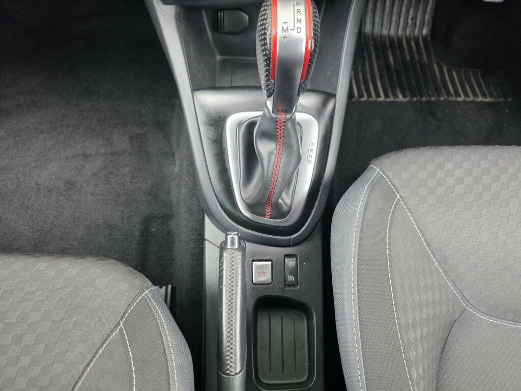Renault Clio 1.1 Expression Plus 16V 75 Bhp White #24
