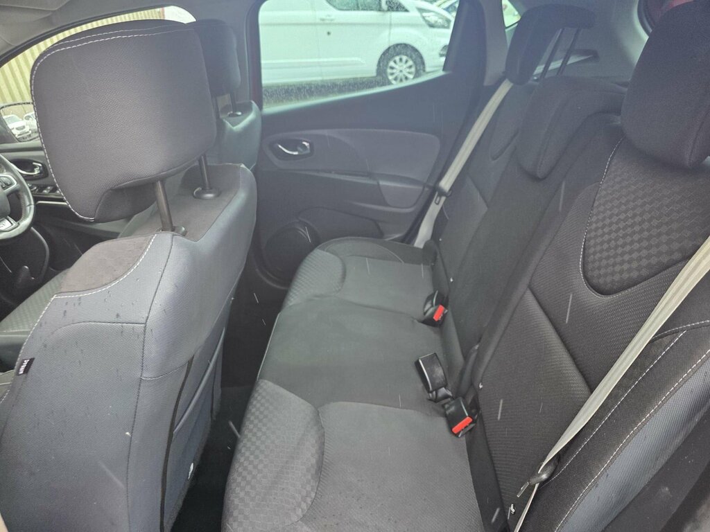 Renault Clio 1.1 Expression Plus 16V 75 Bhp White #14