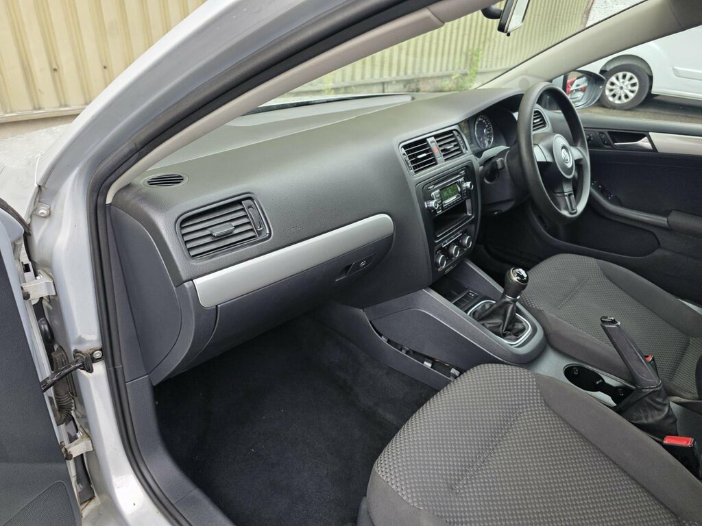 Volkswagen Jetta S Silver #20