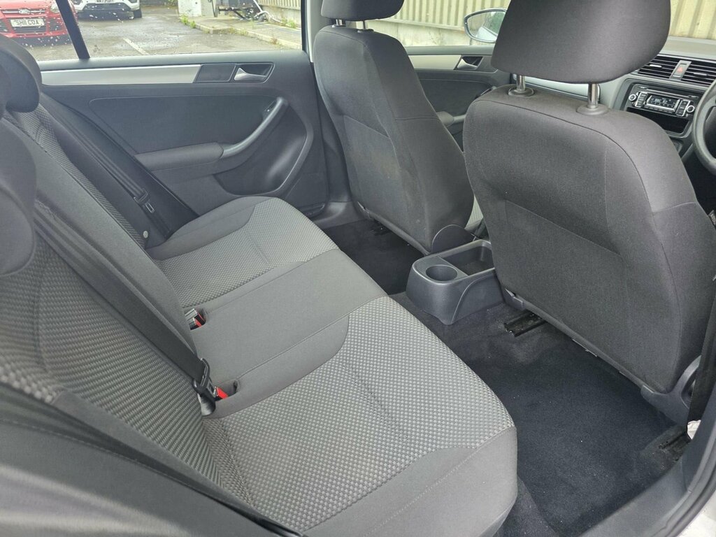 Volkswagen Jetta S Silver #14