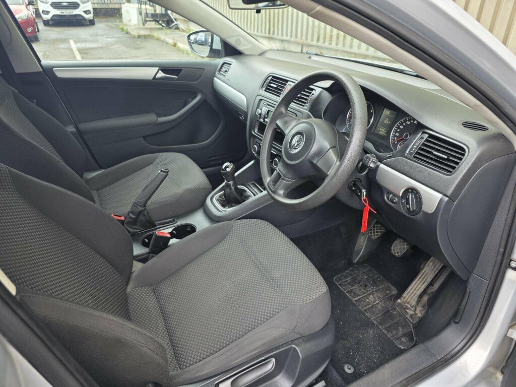 Volkswagen Jetta S Silver #23
