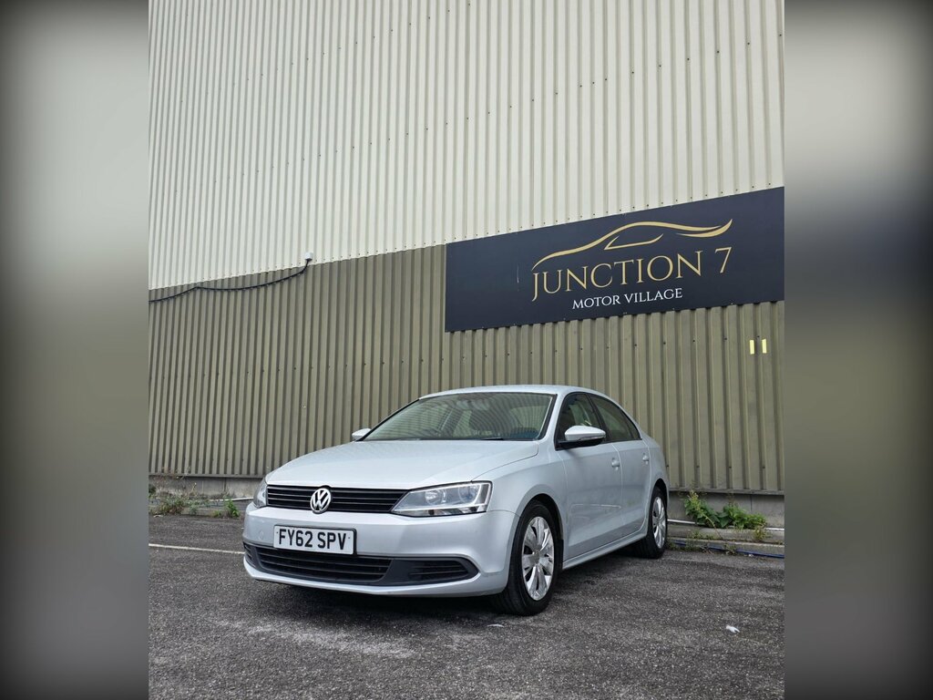 Volkswagen Jetta 1.6 Tdi Bluemotion Tech S Euro 5 Ss Silver #3