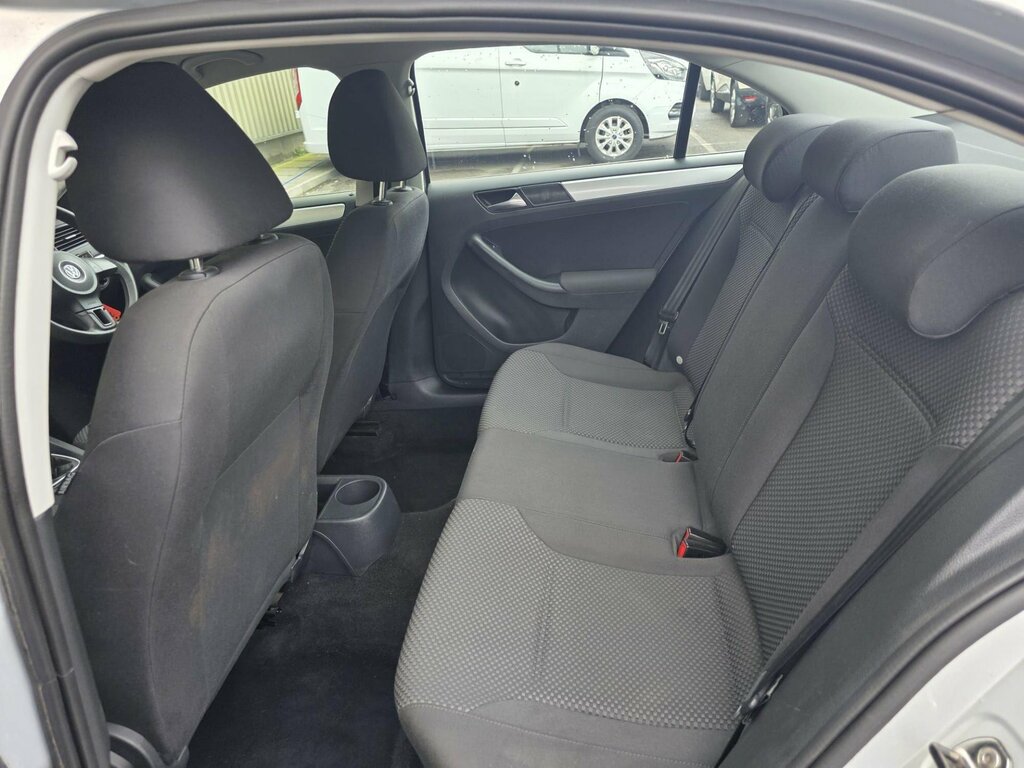 Volkswagen Jetta S Silver #16