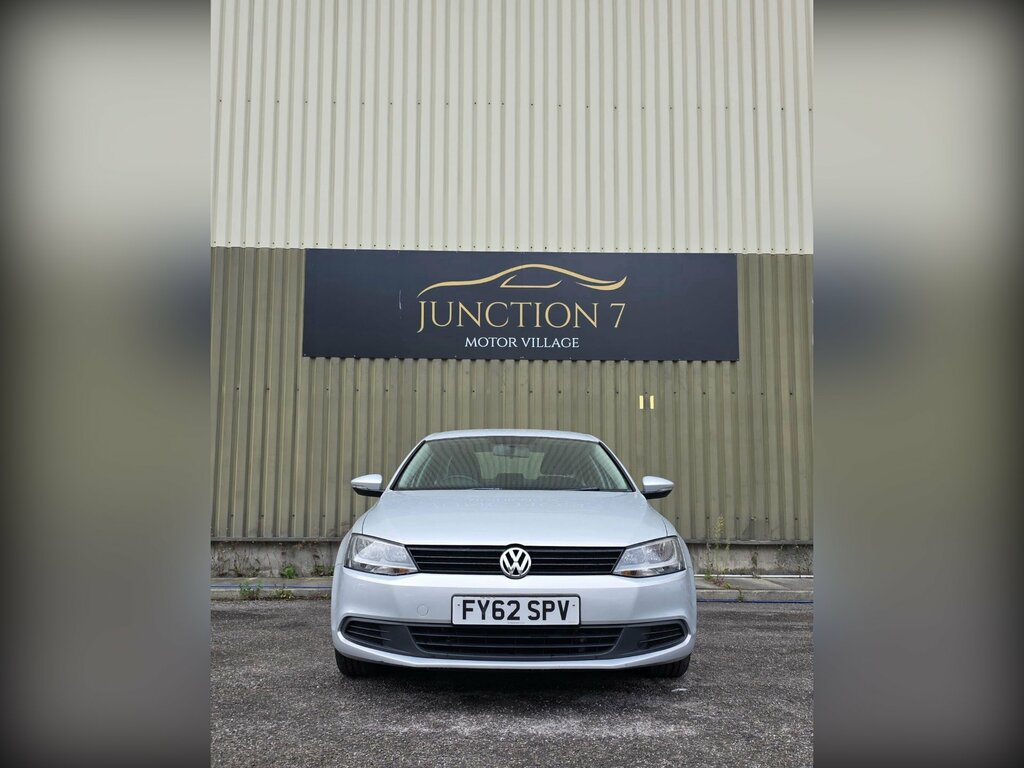 Volkswagen Jetta 1.6 Tdi Bluemotion Tech S Euro 5 Ss Silver #2