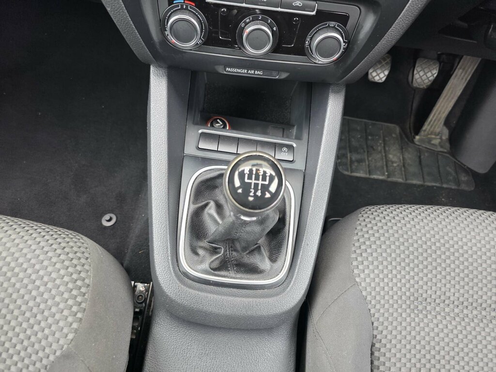 Volkswagen Jetta S Silver #28