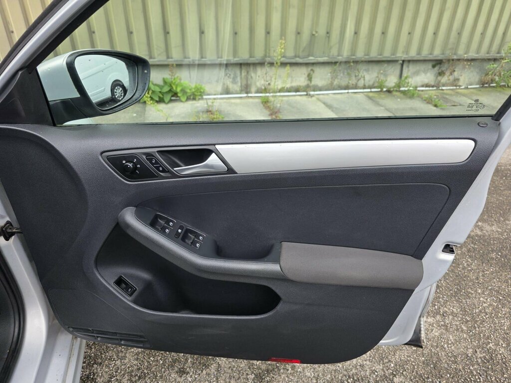 Volkswagen Jetta S Silver #21