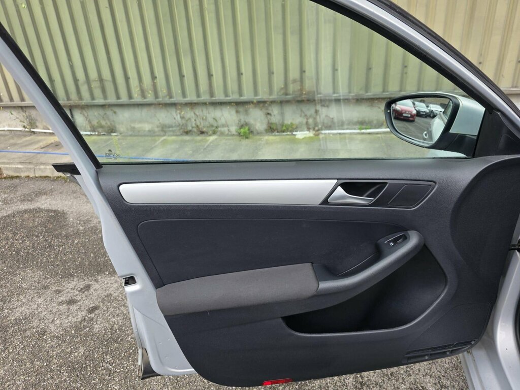 Volkswagen Jetta S Silver #18