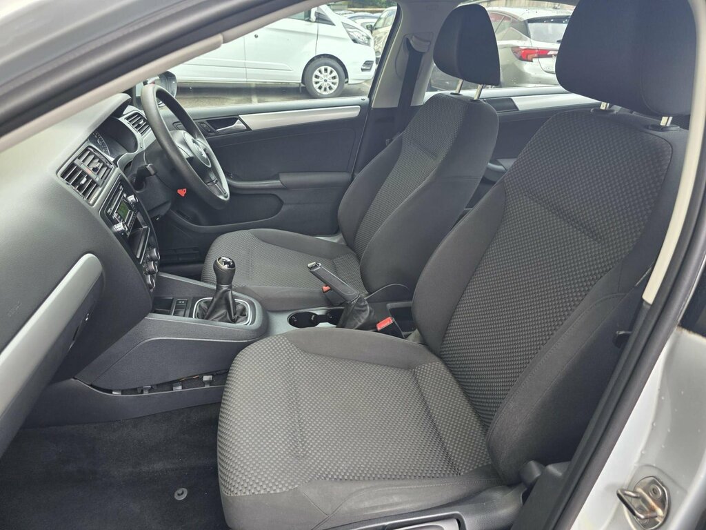 Volkswagen Jetta S Silver #19
