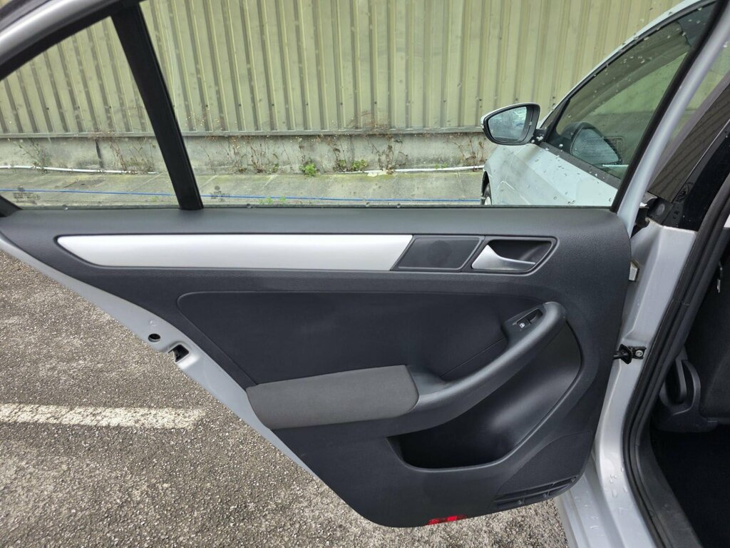 Volkswagen Jetta S Silver #15