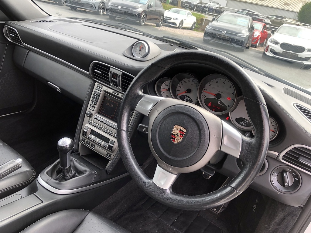 Porsche 911 Red #26