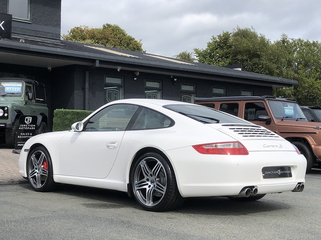 Porsche 911 Red #55