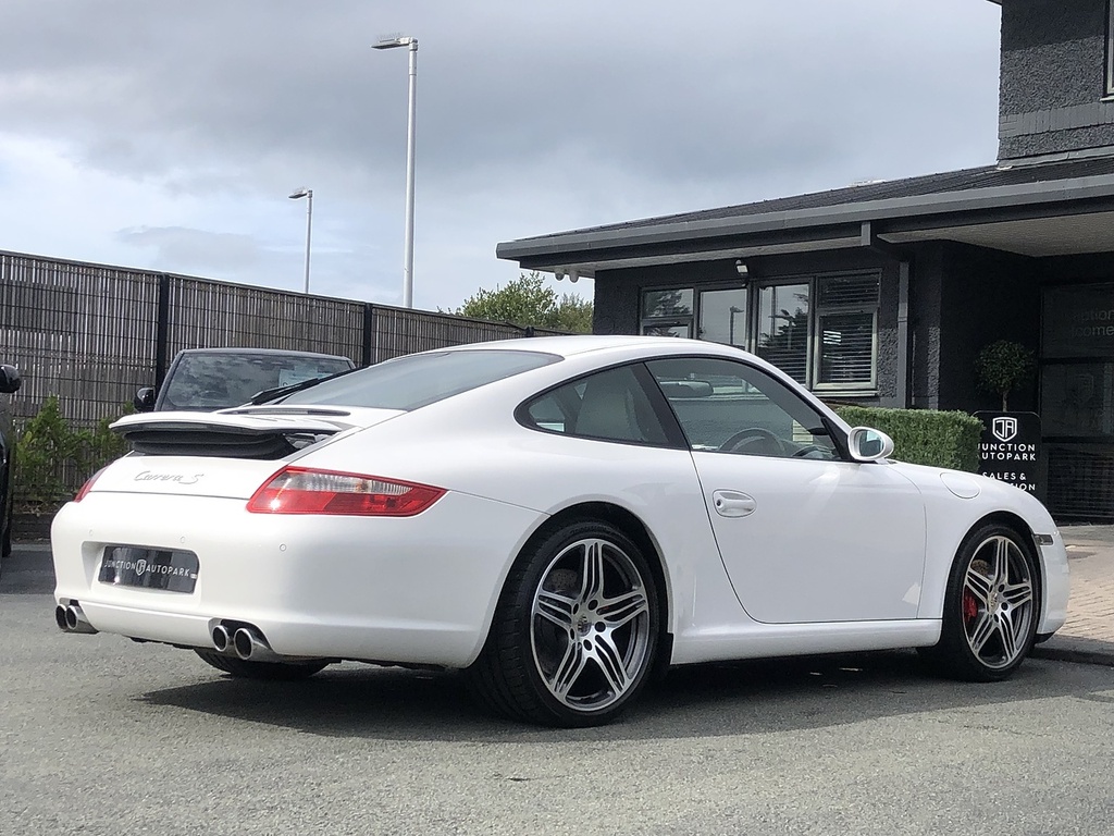 Porsche 911 Red #57