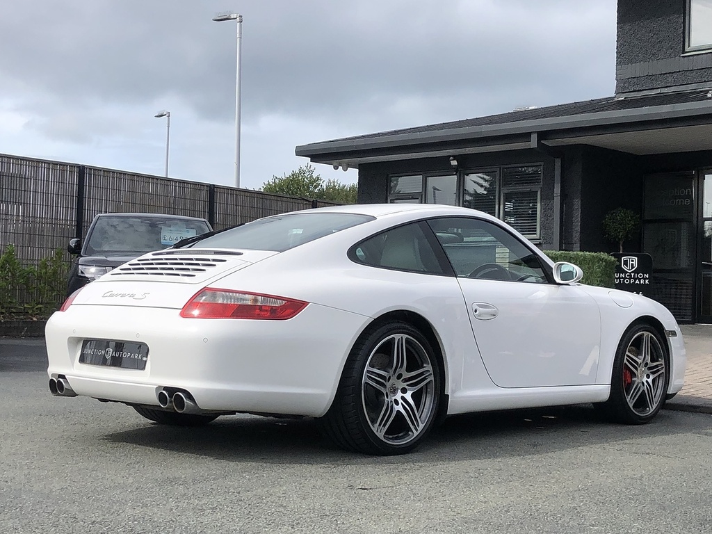Porsche 911 Red #58